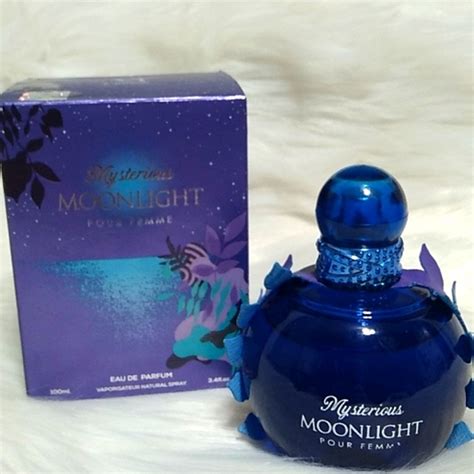 mysterious moonlight perfume smells like.